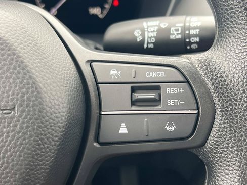Used 2025 Honda HR-V LX image 10