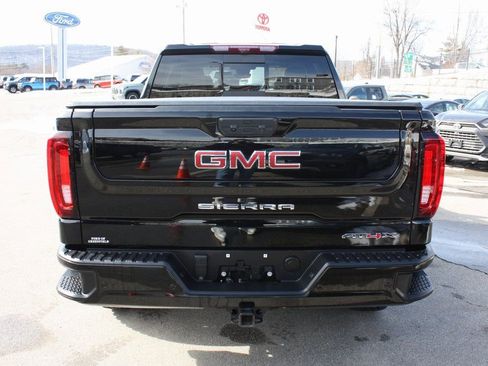 Used 2024 GMC Sierra 1500 AT4X image 5