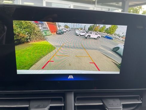 Used 2025 Chevrolet Trax LT image 17