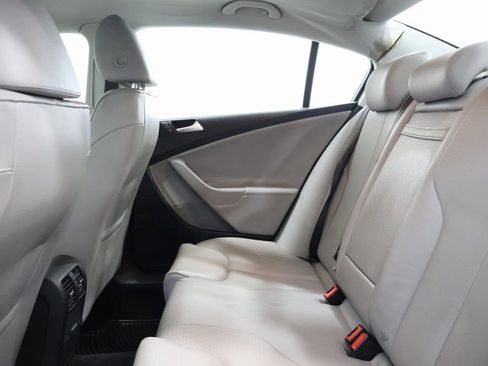 Used 2010 Volkswagen Passat Komfort image 26