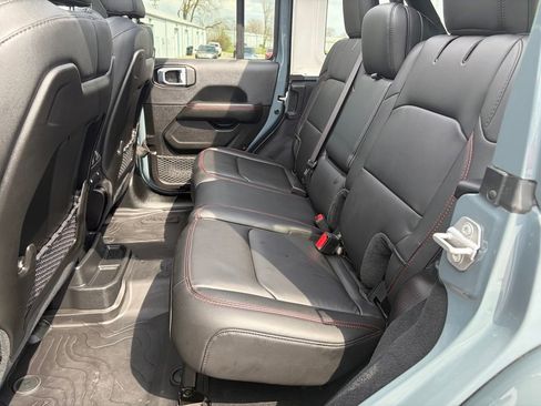 Used 2024 Jeep Wrangler Unlimited Rubicon AWD/4WD image 18