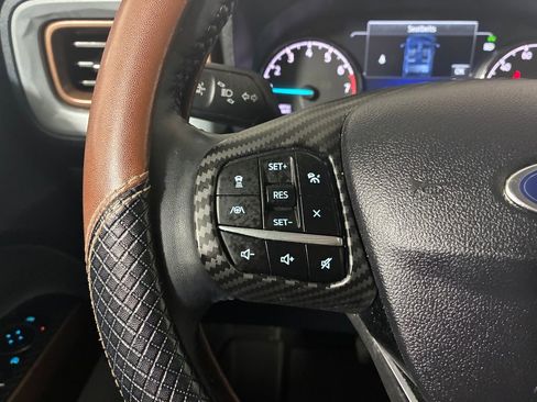 Used 2024 Ford Maverick Lariat image 10