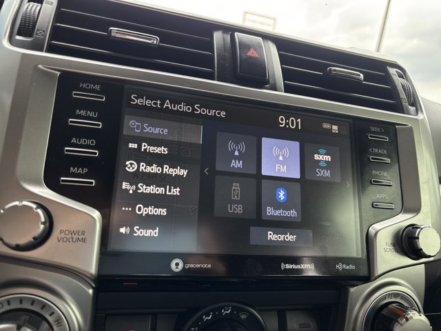Used 2020 Toyota 4Runner SR5 AWD/4WD image 31