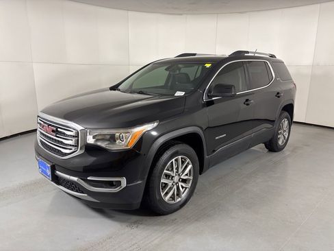 Used 2017 GMC Acadia SLE w/ Driver Alert Package I image 4