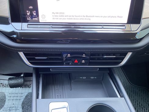 Used 2025 Volkswagen Atlas SE FWD image 27