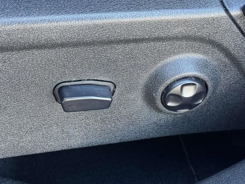 Used 2019 Dodge Journey SE w/ Premium Group image 27