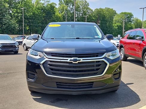 Used 2021 Chevrolet Traverse LS FWD image 2