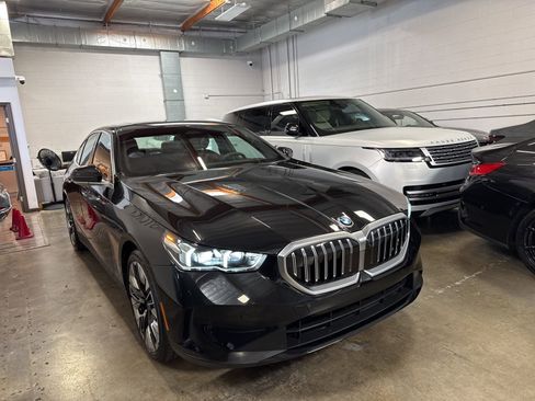 Used 2025 BMW 530i RWD image 3