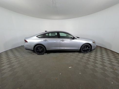 Used 2025 Honda Accord SE image 2