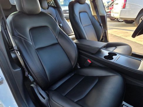 Used 2021 Tesla Model 3 Standard Range Plus image 12