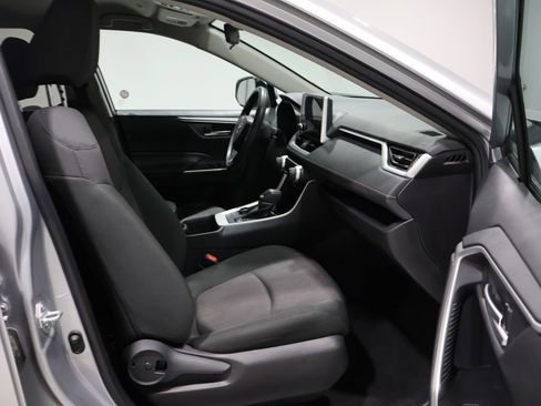 Used 2024 Toyota RAV4 XLE image 21