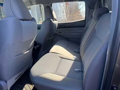 Used 2015 Toyota Tacoma 4x4 Double Cab image 13