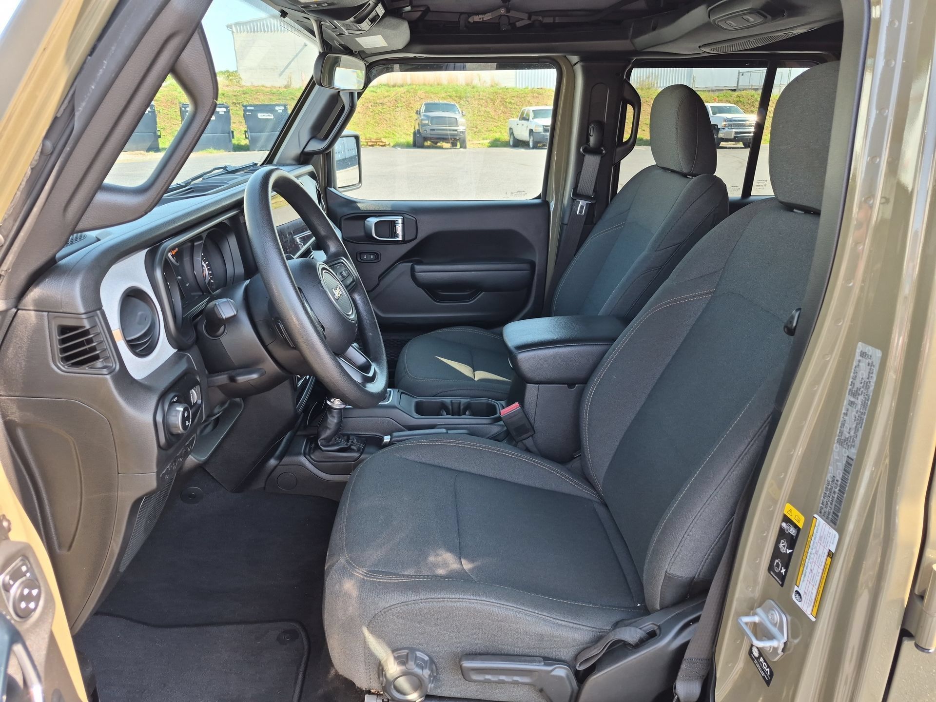 Used 2025 Jeep Gladiator Sport AWD/4WD image 18