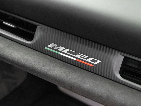 Used 2022 Maserati MC20 Coupe RWD image 32