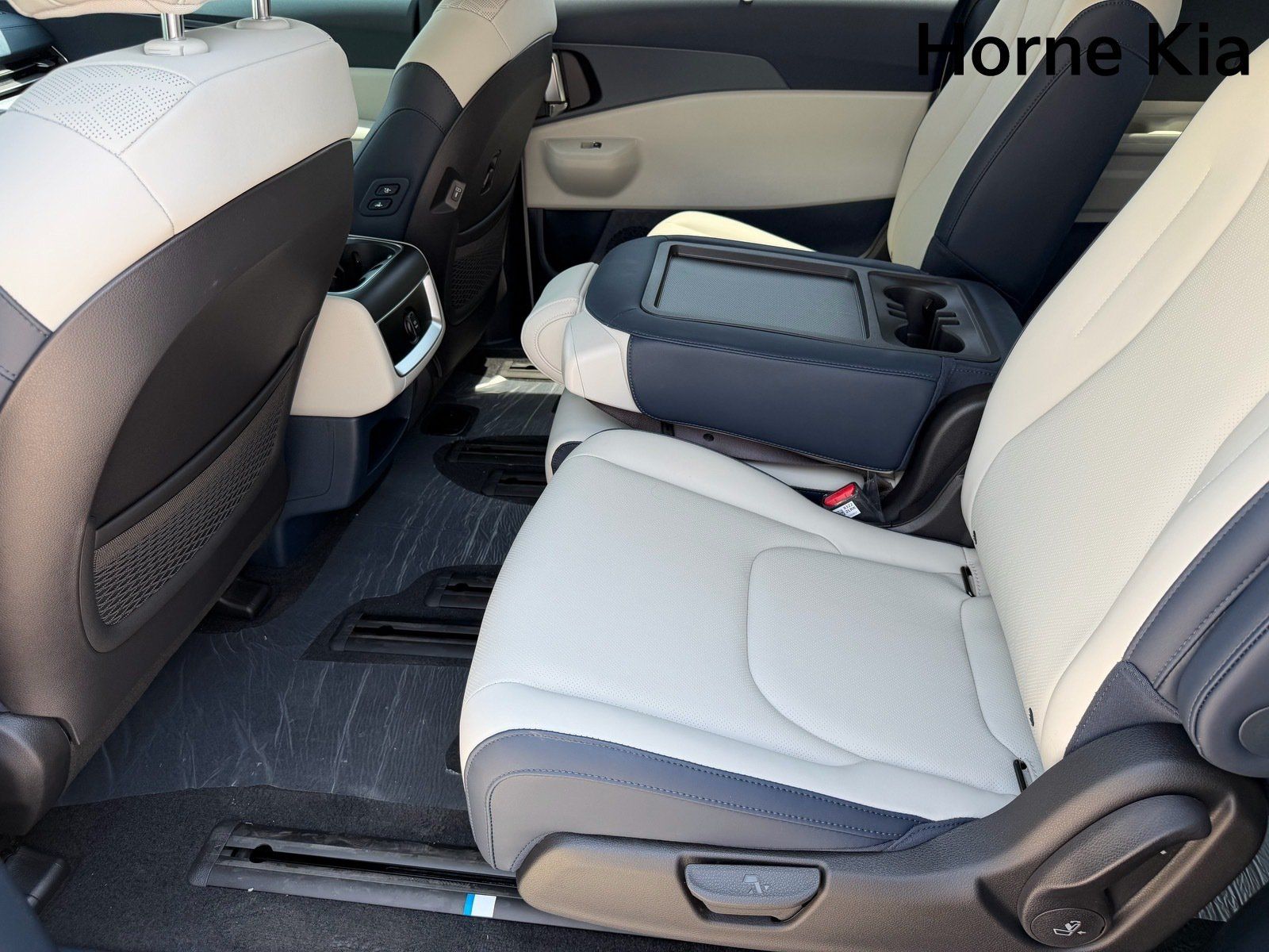 New 2026 Kia Carnival EX FWD image 20