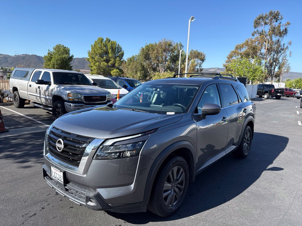 Used 2024 Nissan Pathfinder SV FWD image 8