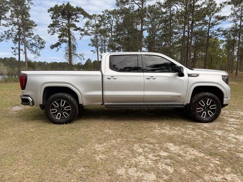 Used 2022 GMC Sierra 1500 AT4 w/ Technology Package image 6
