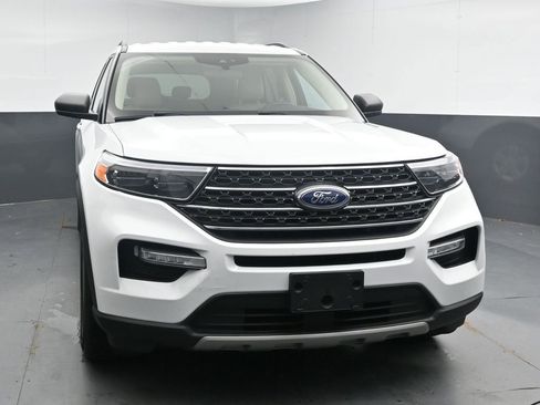 Used 2024 Ford Explorer XLT w/ Equipment Group 202A AWD/4WD image 3