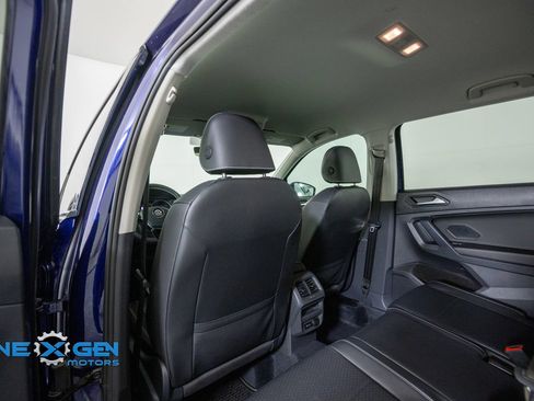 Used 2021 Volkswagen Tiguan SE FWD image 25