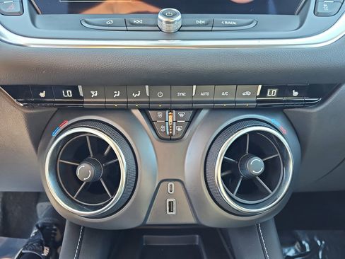Used 2024 Chevrolet Blazer LT w/ Convenience Package FWD image 25