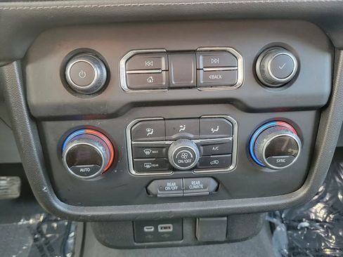 Used 2021 Chevrolet Tahoe 4WD w/ Remote Keyless Entry Package image 14