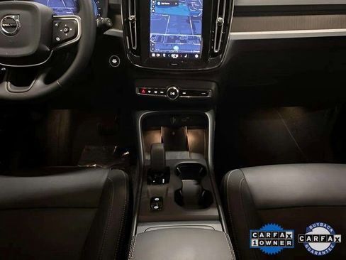 Used 2025 Volvo XC40 B5 Core image 13