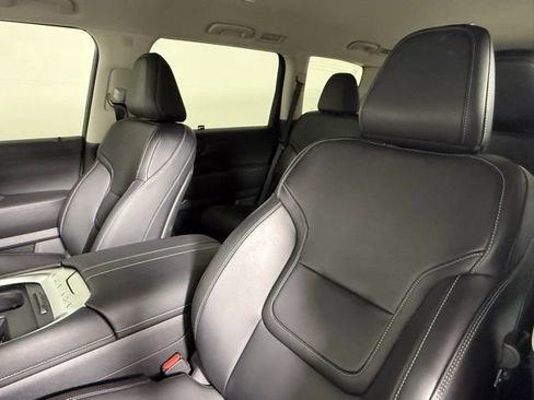 Used 2025 Nissan Armada SV RWD image 29