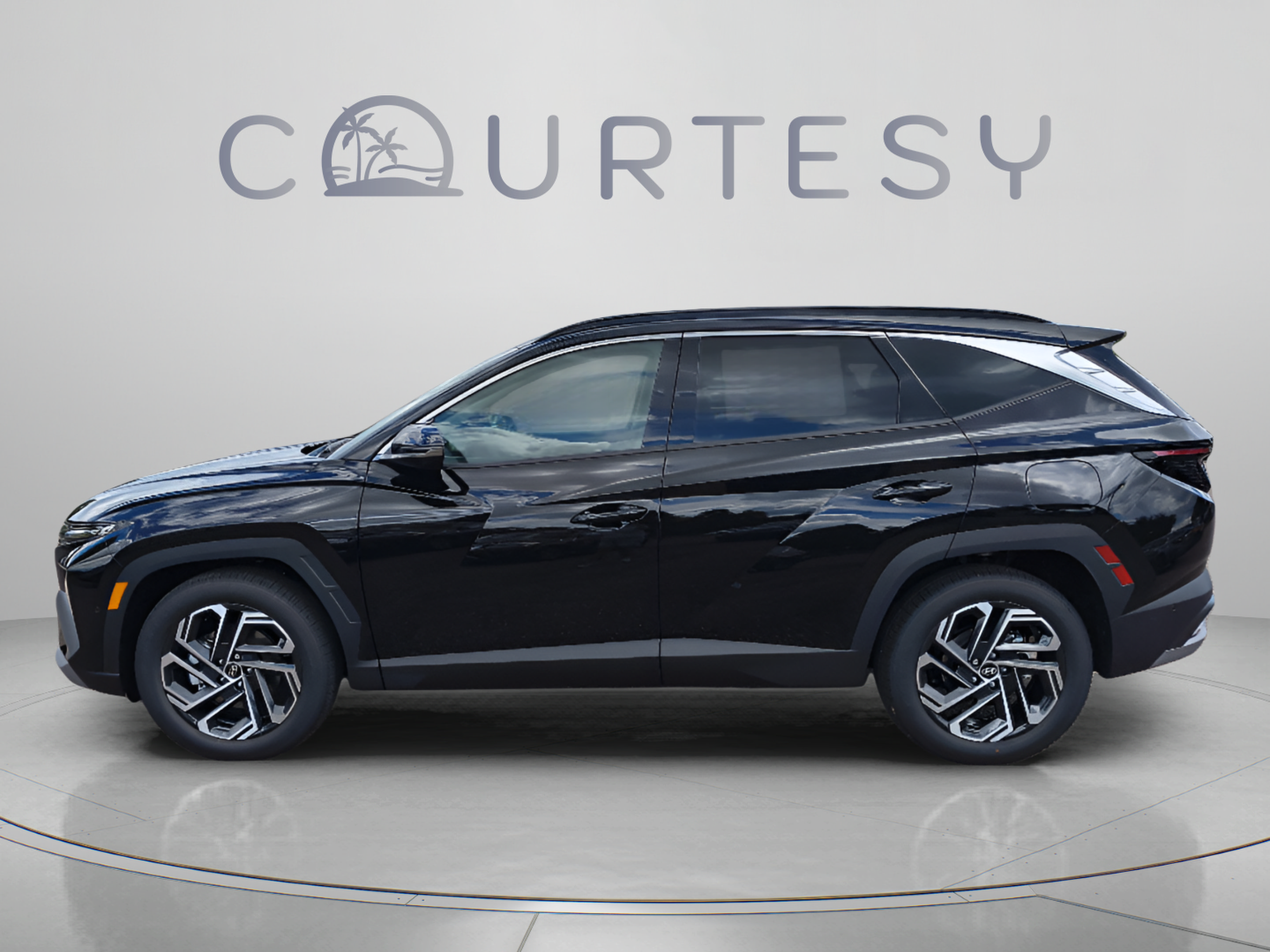 New 2026 Hyundai Tucson Limited FWD image 2