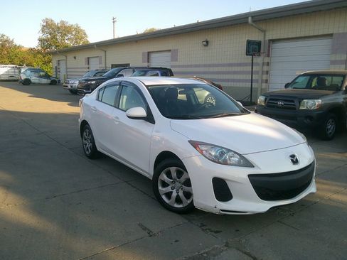 Used 2013 MAZDA MAZDA3 i Sport image 3