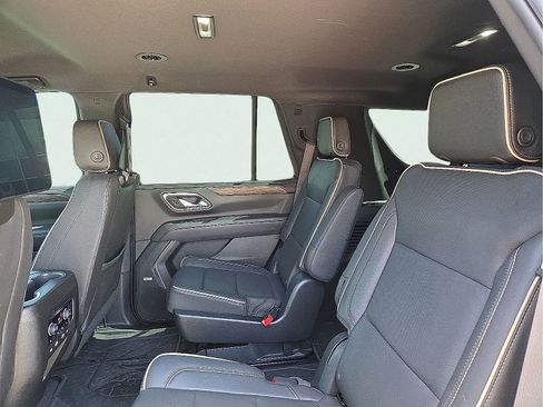Used 2023 Chevrolet Tahoe Premier w/ Advanced Technology Package AWD/4WD image 10