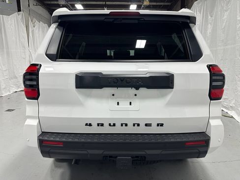 Used 2026 Toyota 4Runner TRD Off-Road Premium AWD/4WD image 6