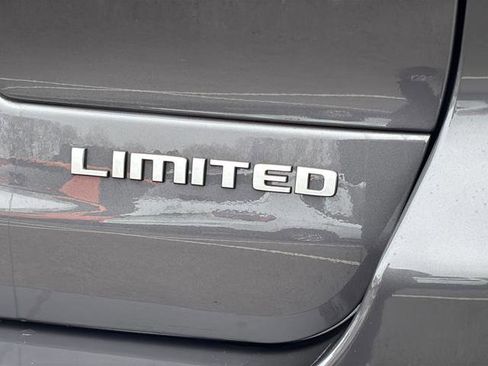 New 2025 Jeep Grand Cherokee L Limited w/ Luxury Tech Group II AWD/4WD image 13