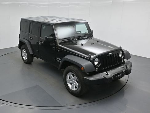 Used 2018 Jeep Wrangler Unlimited Sport S image 31
