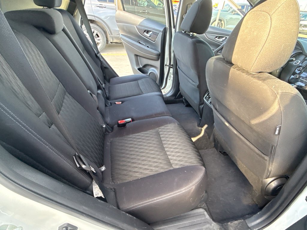 Used 2019 Nissan Rogue SV AWD/4WD image 14