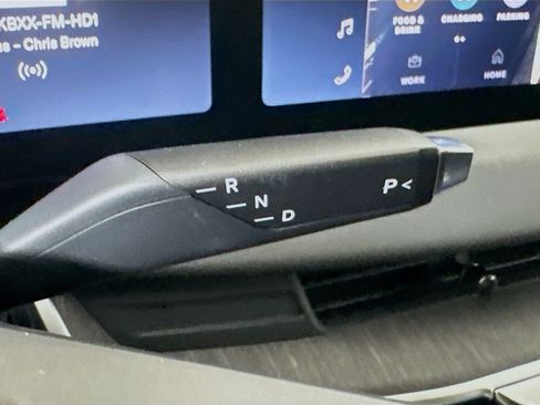 Used 2024 Lucid Air Touring AWD/4WD image 25