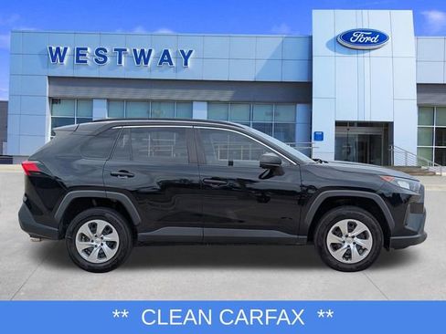Used 2021 Toyota RAV4 LE FWD image 2