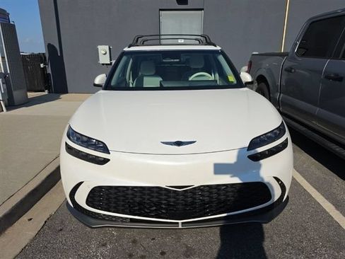 Used 2025 Genesis GV60 RWD image 1