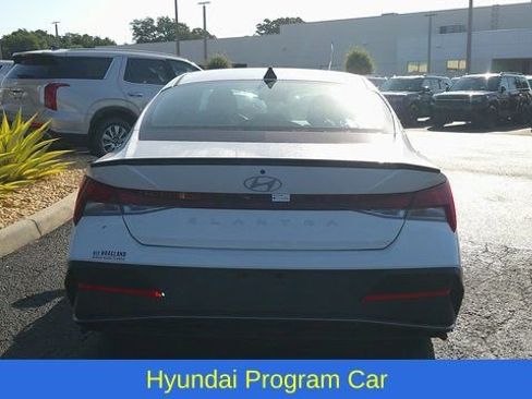 Certified 2025 Hyundai Elantra Sport image 17