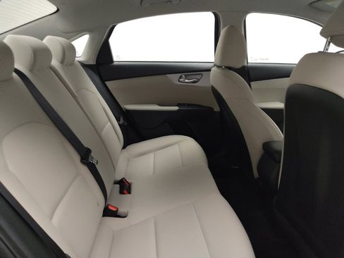 Used 2023 Kia Forte LXS w/ LXS Technology Package FWD image 19