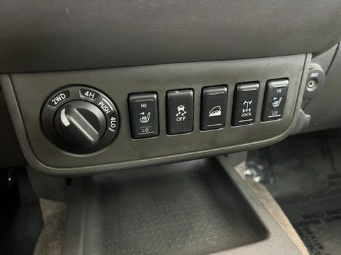 Used 2012 Nissan Frontier PRO-4X w/ Pro-4x Luxury Pkg AWD/4WD image 20
