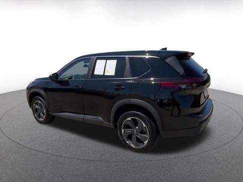 Used 2025 Nissan Rogue SV FWD image 8