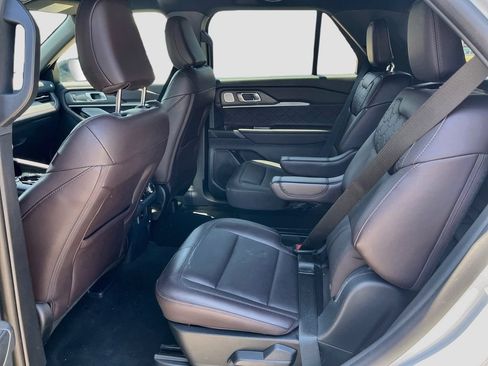 Used 2025 Ford Explorer Platinum w/ LUX Leather Package AWD/4WD image 26