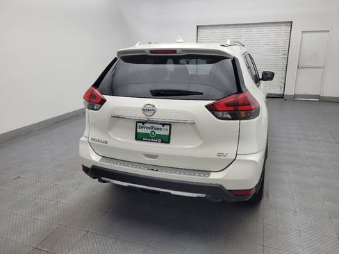Used 2018 Nissan Rogue SV FWD image 7