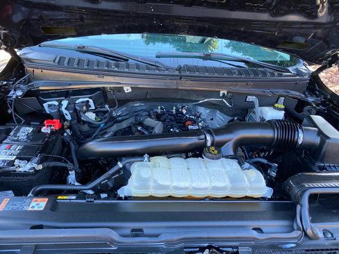 Used 2024 Ford Expedition Limited image 18