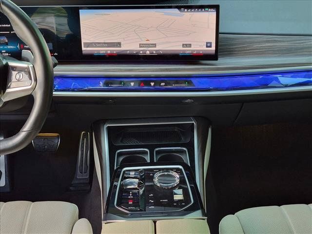 Used 2023 BMW 760i xDrive w/ Parking Assistance Package AWD/4WD image 10