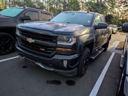 Used 2019 Chevrolet Silverado 1500 LT w/ All Star Edition image 3