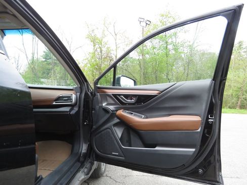Used 2020 Subaru Outback Touring AWD/4WD image 10