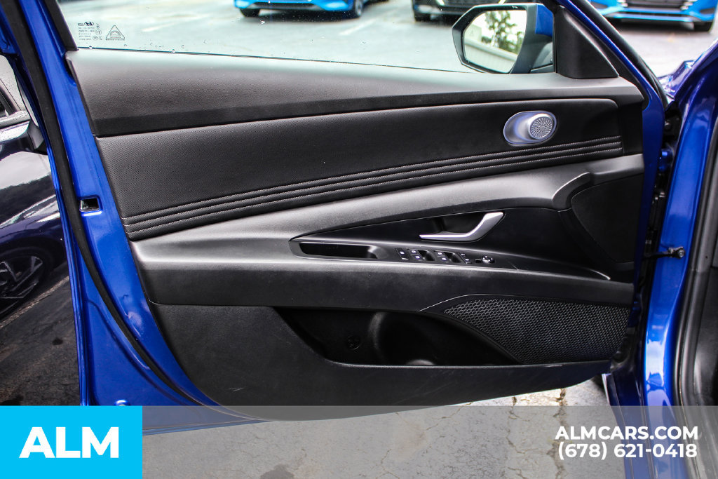 Used 2025 Hyundai Elantra SEL FWD image 35