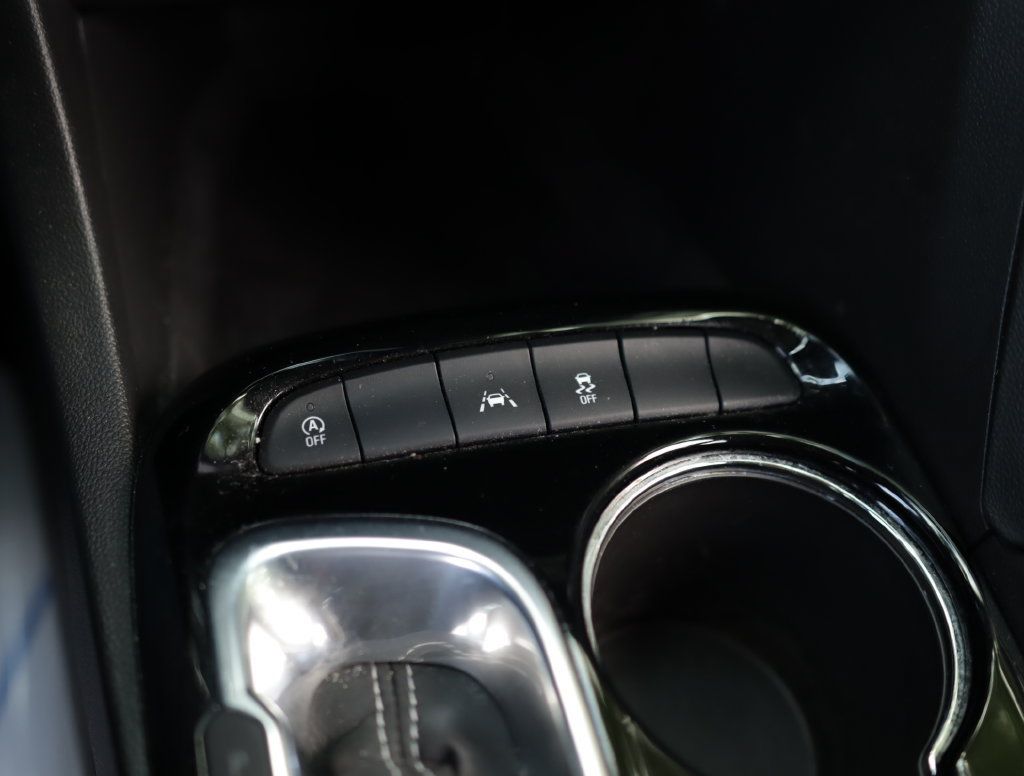Used 2023 Buick Encore GX Select w/ Sport Touring Package FWD image 16