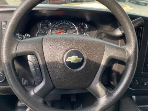 Used 2023 Chevrolet Express 3500 LS RWD image 18